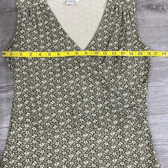 The Territory Ahead Sleeveless Floral Dress 4 - Picture 9 of 15